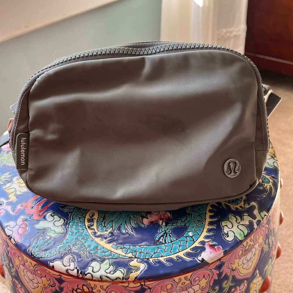 lululemon athletica green womens belt bag